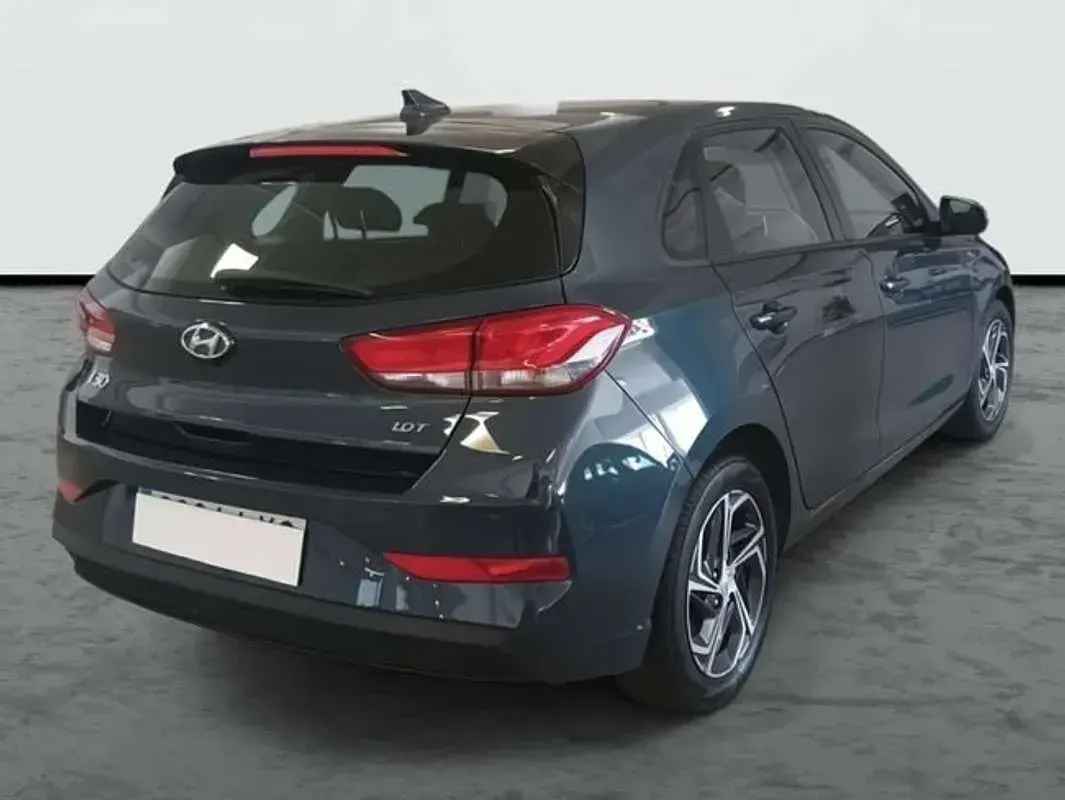 Usado Hyundai i30 120 CV (88 kW) 2022 Azul Berlina