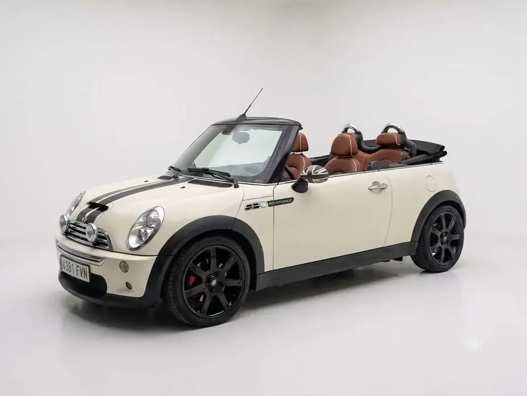 Usado Mini Cooper Cabriolet 170 CV (125 kW) 2007 Beige Descapotable