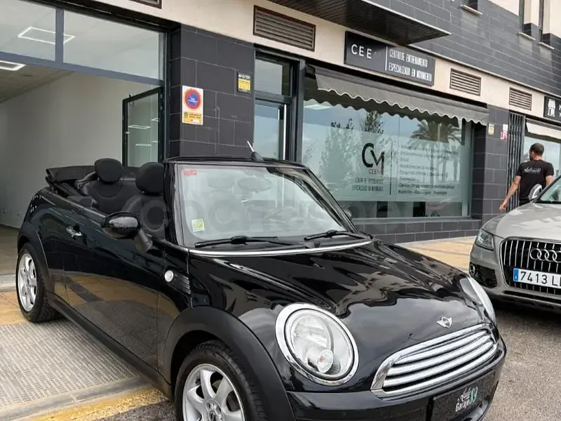 Usado Mini One Cabriolet 98 CV (72 kW) 2010 Negro Descapotable