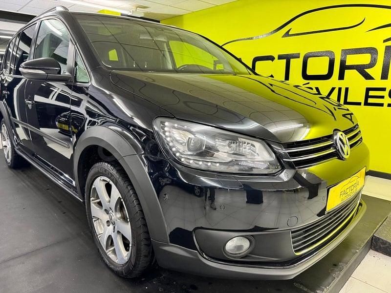 Usado VW Touran Sportline 177 CV (130 kW) 2014 Negro Monovolumen