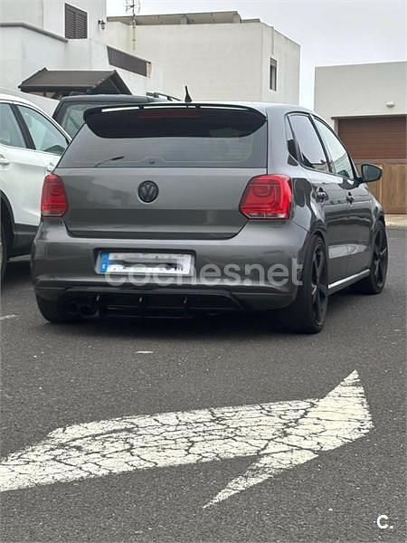 Usado VW Polo Sport 90 CV (66 kW) 2013 Gris / plata Berlina