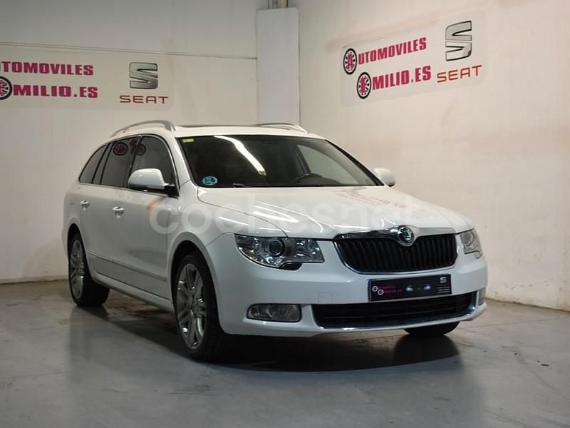 Blanco Usado 2011 Skoda Superb Exclusive Familiar | 9900 € (Precio justo) - Imagen 1/4