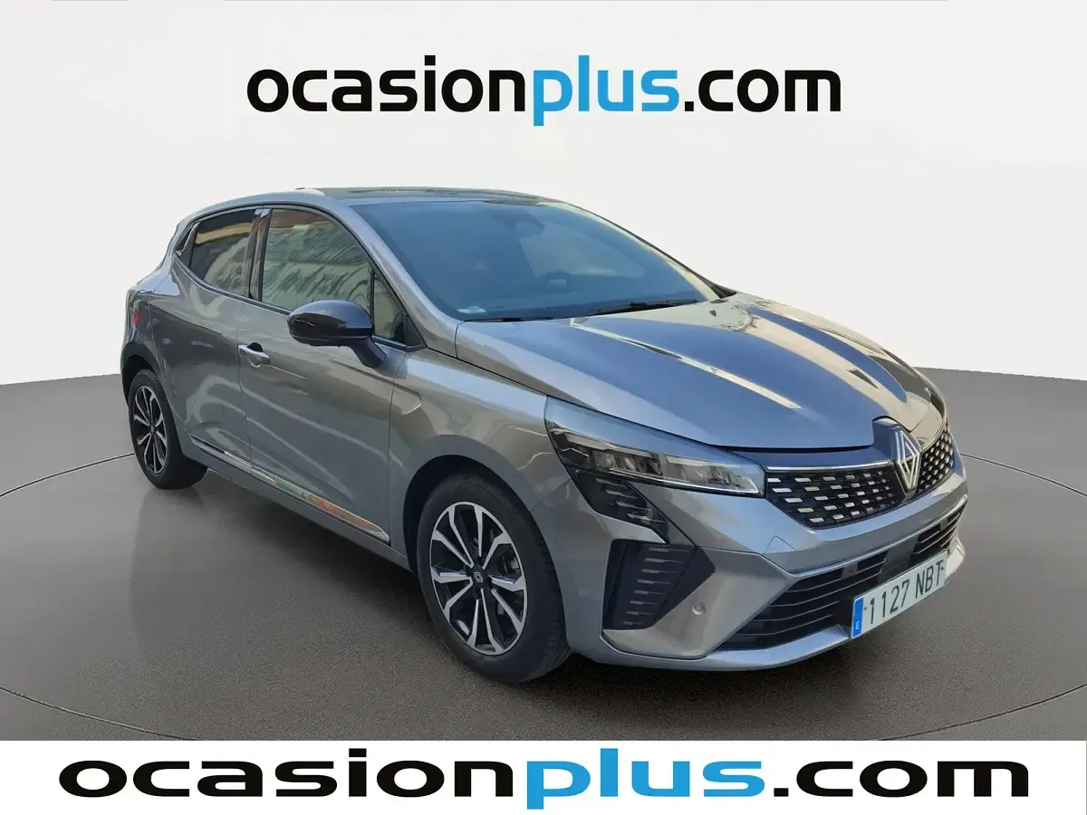 Usado Renault Clio Techno 101 CV (74 kW) 2025 Gris Utilitario
