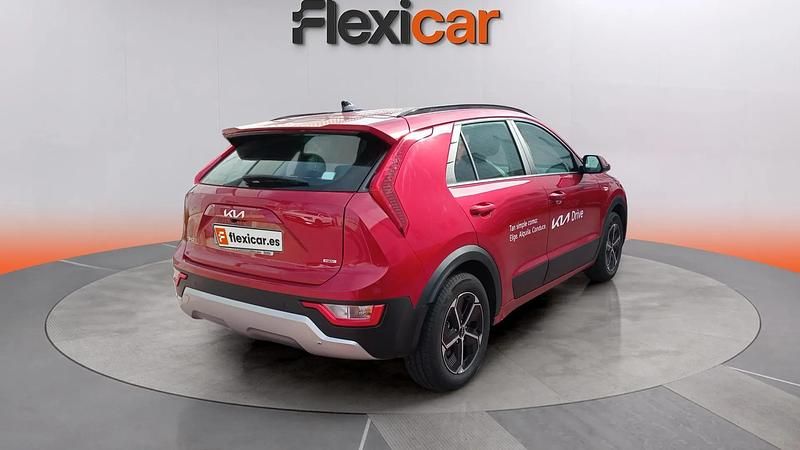 Usado Kia Niro 141 CV (103 kW) 2024 Rojo SUV