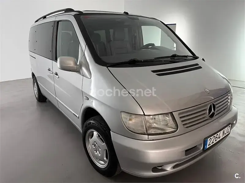 Usado Mercedes V280 174 CV (127 kW) 2001 Gris / plata Monovolumen