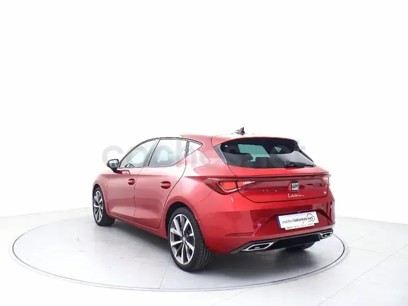 Usado Seat Leon FR 116 CV (85 kW) 2026 Rojo Berlina