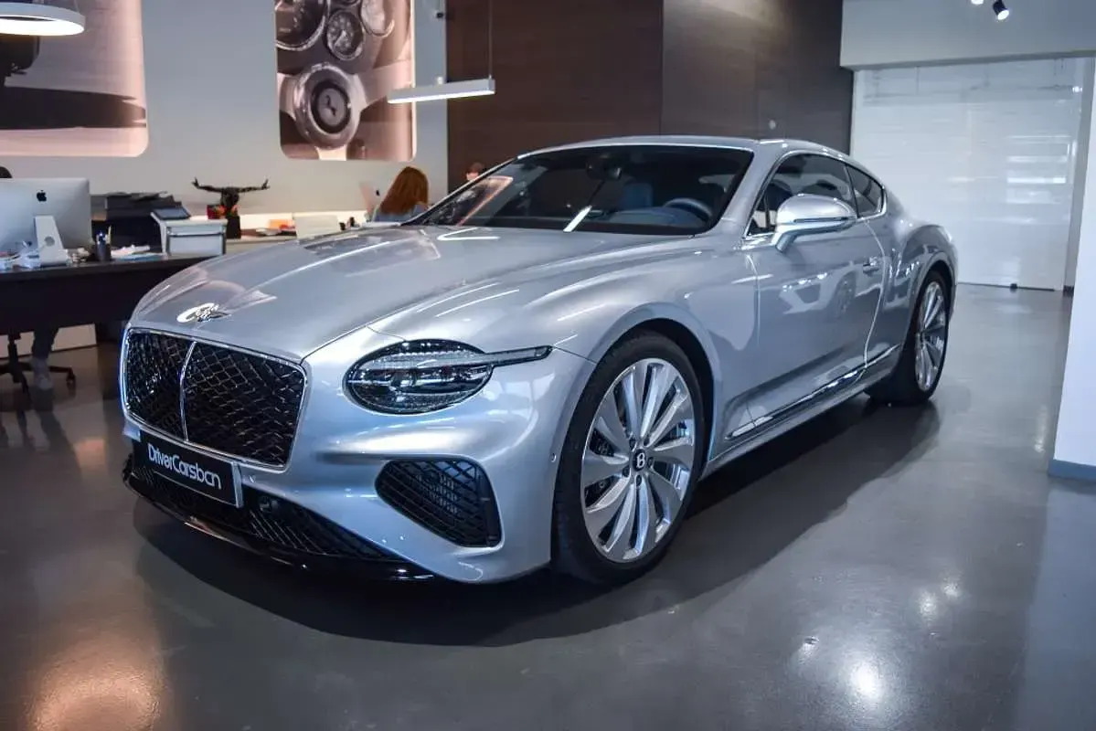 Usado Bentley Continental 783 CV (575 kW) 2025 Gris Coupe