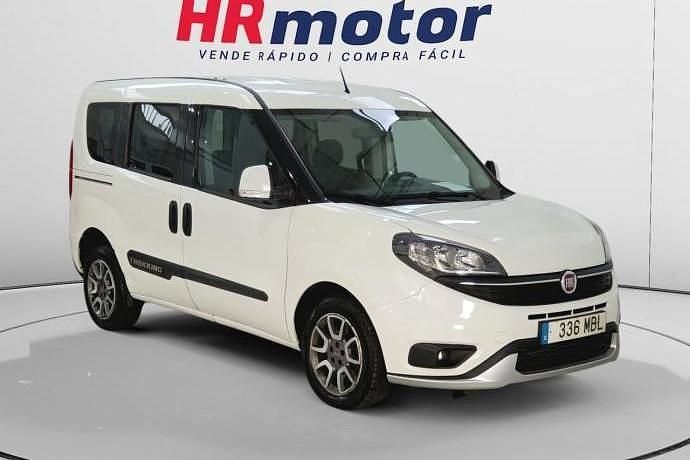 Blanco Usado 2022 Fiat Doblò Trekking Monovolumen | 15.950 € (Precio justo) - Imagen 1/4