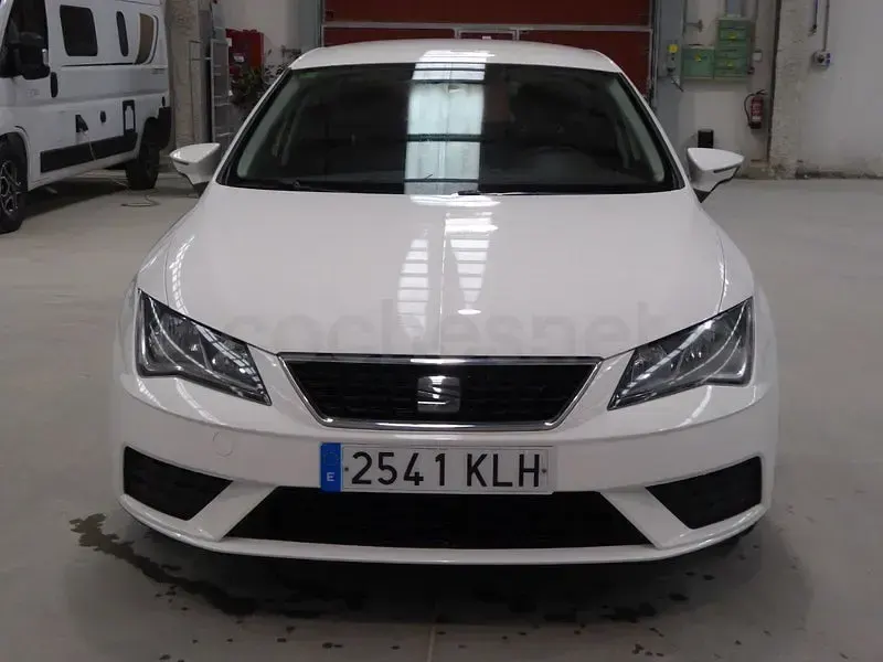 Usado Seat Leon Reference 115 CV (84 kW) 2018 Blanco Berlina