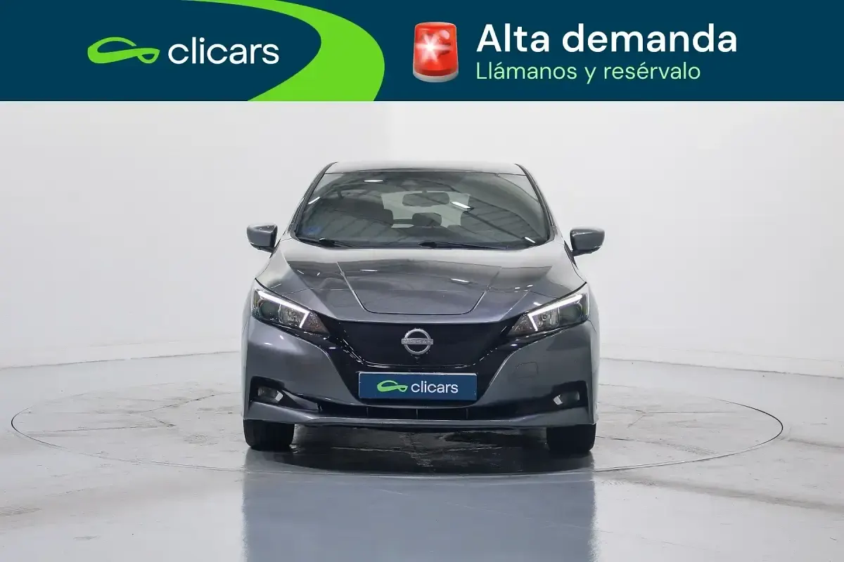 Usado Nissan Leaf N-Connecta 110 kW (150 CV) 2024 Gris Utilitario
