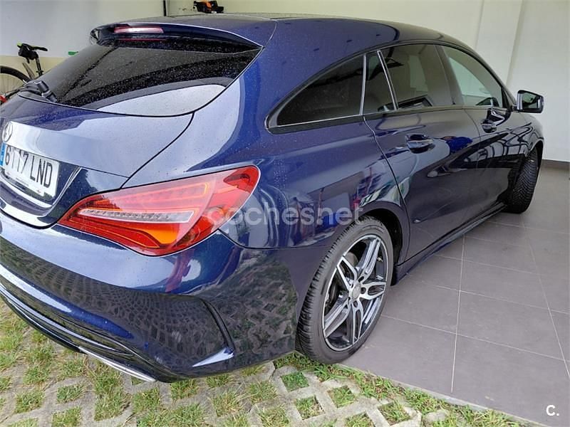 Usado Mercedes CLA200 Shooting Brake AMG line 136 CV (100 kW) 2016 Azul Familiar