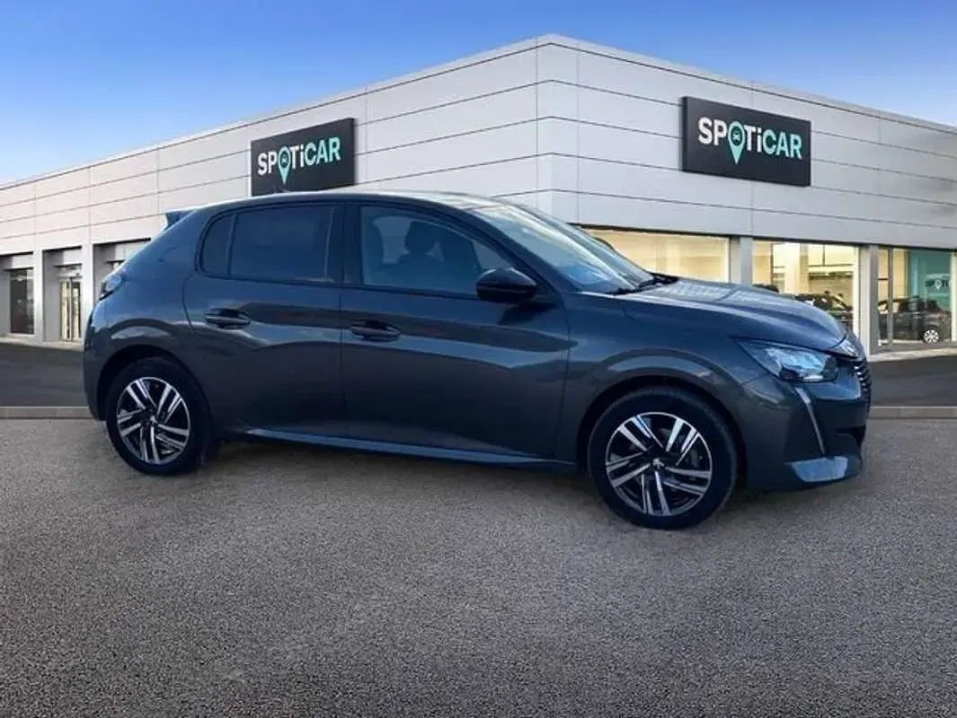 Usado Peugeot 208 Allure 102 CV (75 kW) 2022 Gris Utilitario