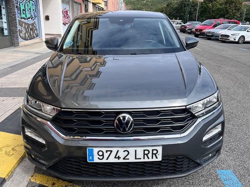 Usado VW T-Roc Edition 115 CV (84 kW) 2021 Gris / plata SUV