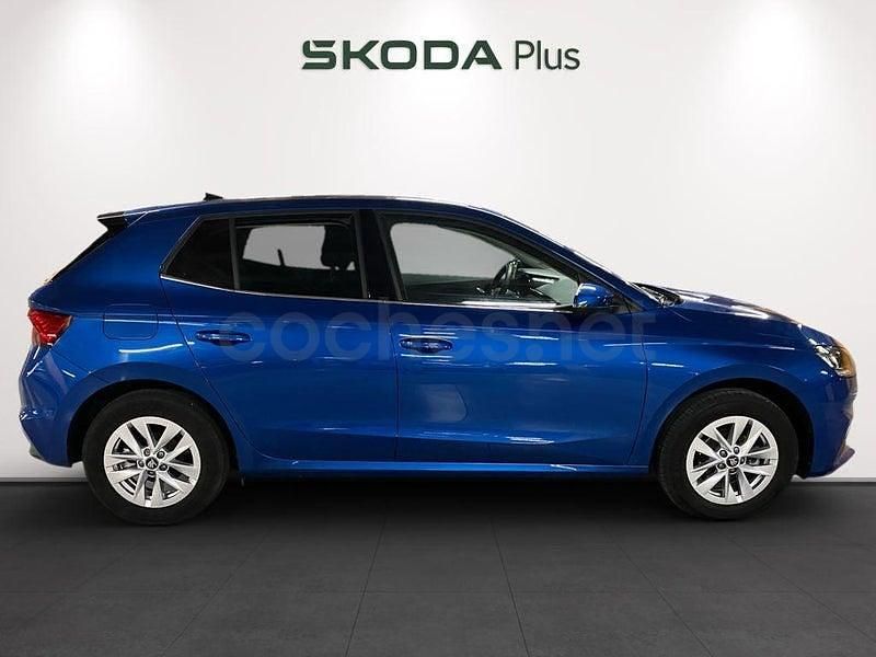 Usado Skoda Fabia Selection 95 CV (69 kW) 2024 Azul Utilitario