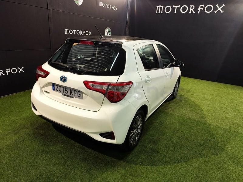 Begagnad Toyota Yaris Hybrid Active 100 HK (73 kW) 2018 Vit Sedan