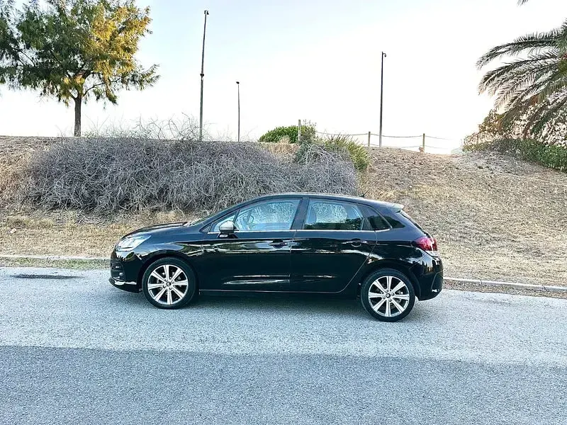 Usado Citroën C4 Feel 130 CV (95 kW) 2017 Negro Berlina
