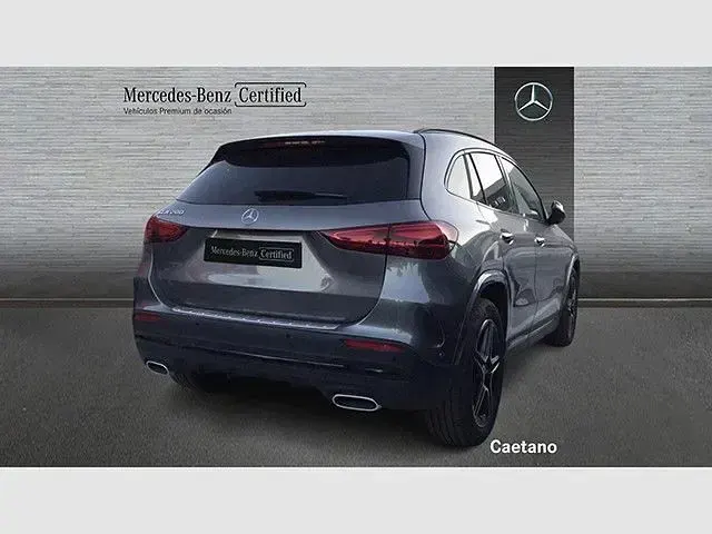 Usado Mercedes GLA200 163 CV (119 kW) 2025 Gris montaña SUV