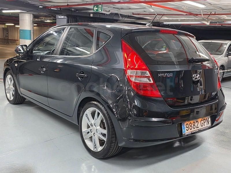 Usado Hyundai i30 Sport 115 CV (84 kW) 2010 Negro Berlina
