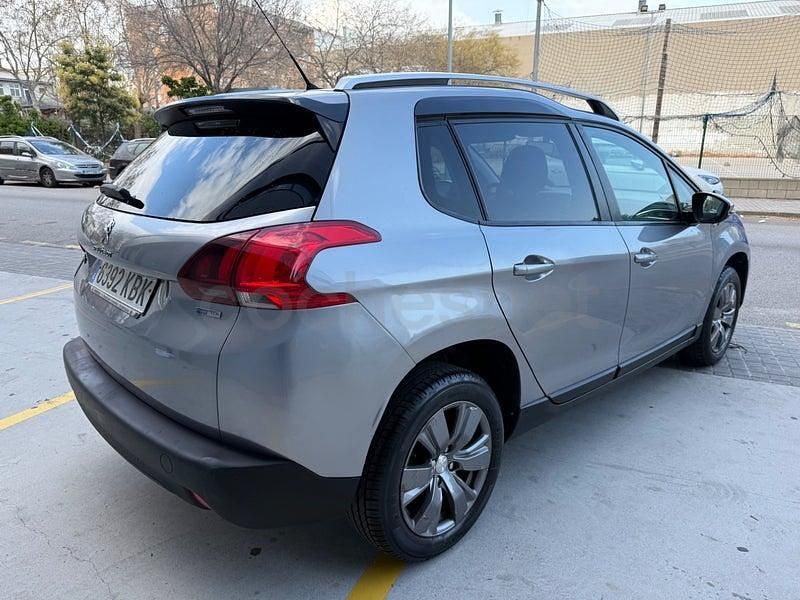 Usado Peugeot 2008 GT-line 110 CV (80 kW) 2017 Gris / plata SUV