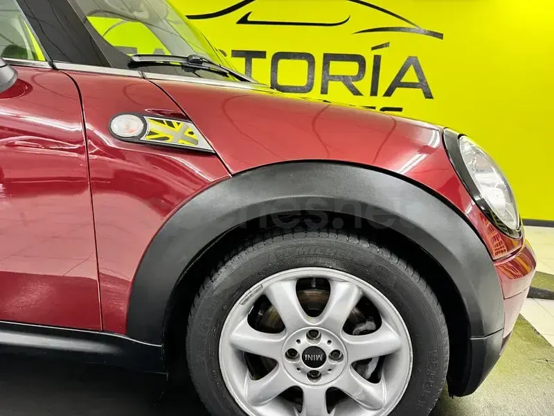 Usado Mini Cooper 120 CV (88 kW) 2009 Granate Utilitario