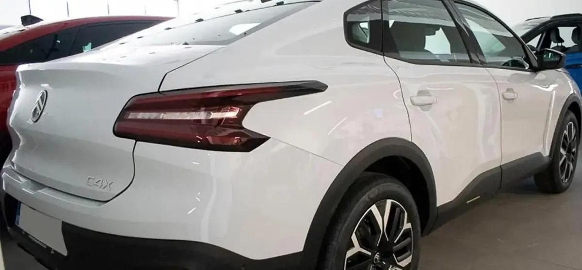 Usado Citroën C4 X Business Class 145 CV (106 kW) 2025 Blanco okenite SUV