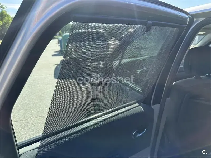 Usado Renault Scenic E-Tech Dynamique 130 CV (95 kW) 2005 Gris / plata Monovolumen