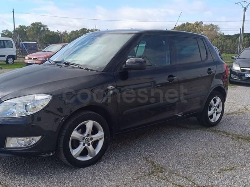 Usado Skoda Fabia Ambition 75 CV (55 kW) 2012 Negro Berlina
