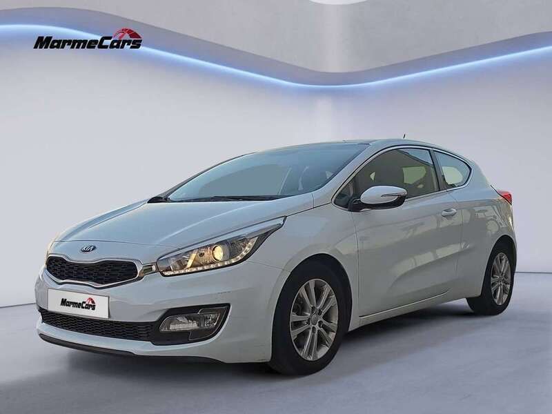 Blanco Usado 2013 Kia ProCeed Utilitario | 9000 € (Precio justo) - Imagen 1/4