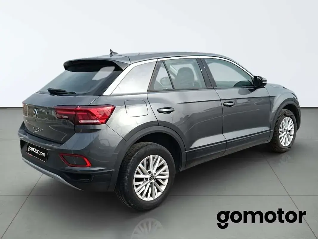 Usado VW T-Roc 110 CV (80 kW) 2023 Gris SUV