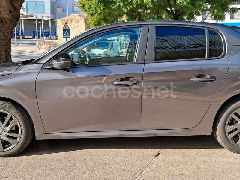 Usado Peugeot 208 Active 100 CV (73 kW) 2022 Gris / plata Utilitario