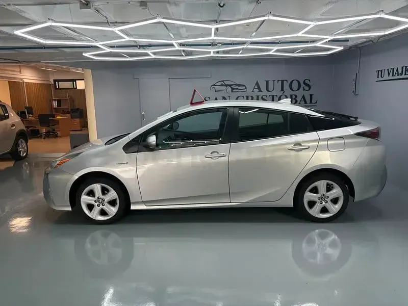 Usado Toyota Prius 122 CV (89 kW) 2018 Gris / plata Utilitario