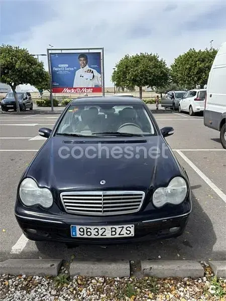 Usado Mercedes C240 Elegance 170 CV (125 kW) 2002 Azul Berlina