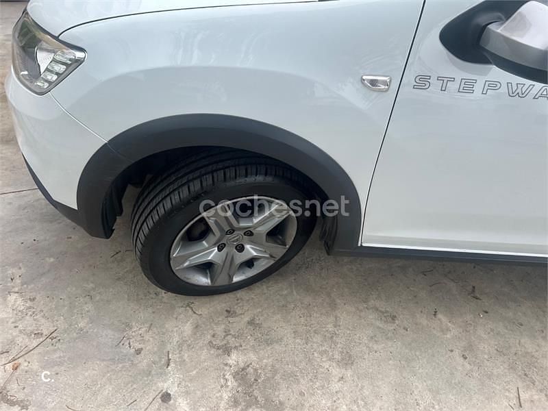 Usado Dacia Sandero Essentiel 90 CV (66 kW) 2019 Blanco Berlina