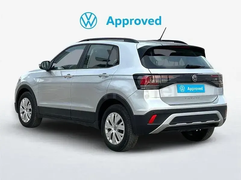 Usado VW T-Cross 95 CV (69 kW) 2024 Gris / plata SUV