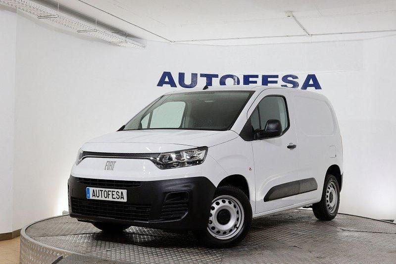 Blanco Usado 2023 Fiat Doblò Monovolumen | 15.750 € (Super precio) - Imagen 1/4