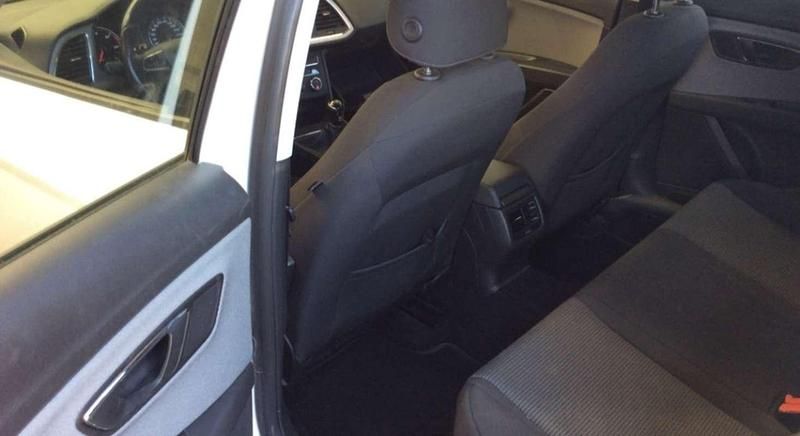 Usado Seat Leon Reference 116 CV (85 kW) 2017 Blanco Utilitario