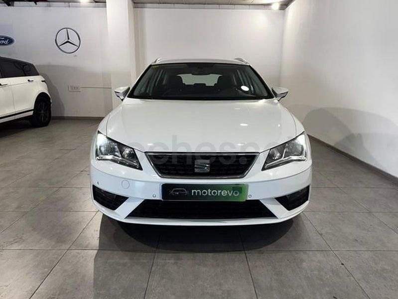 Usado Seat Leon Style 150 CV (110 kW) 2021 Blanco Familiar