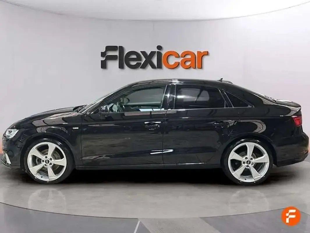 Usado Audi A3 Design 184 CV (135 kW) 2018 Negro Berlina