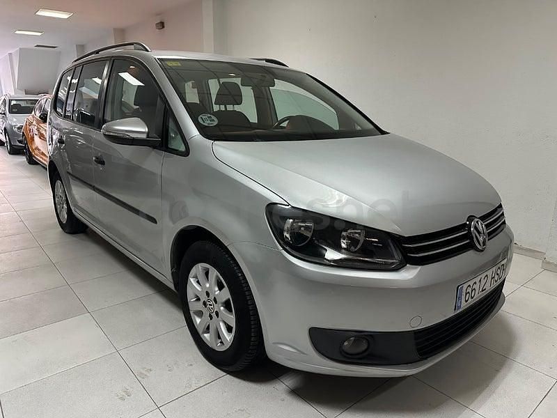 Usado VW Touran Edition 105 CV (77 kW) 2013 Gris / plata Monovolumen