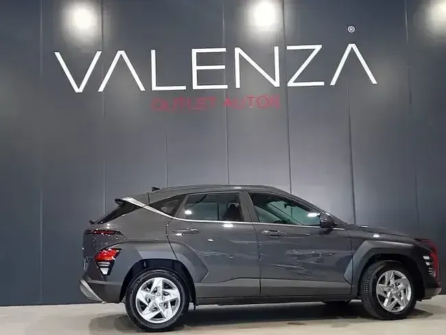 Usado Hyundai Kona 138 CV (101 kW) 2025 Gris SUV