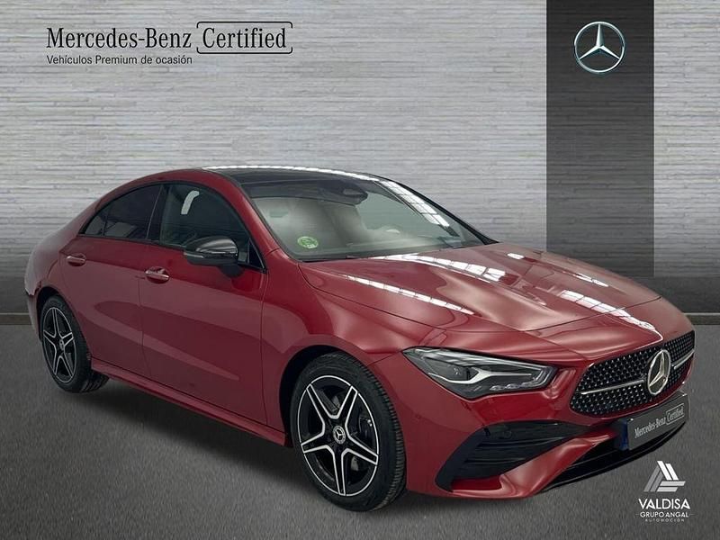 Usado Mercedes CLA220 AMG line 190 CV (139 kW) 2025 Manufaktur rojo patagonia Berlina