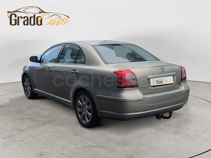 Usado Toyota Avensis Sol 150 CV (110 kW) 2009 Beige Berlina
