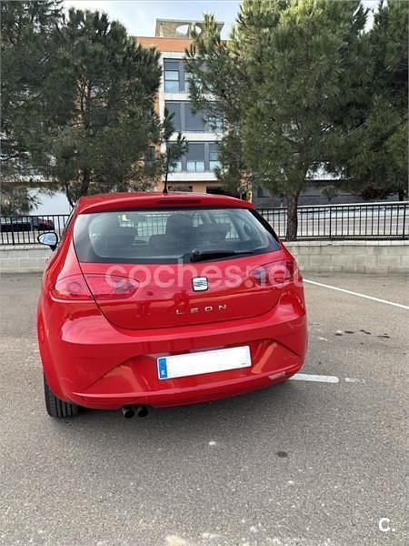 Używany Seat Leon Sport 125 KM (91 kW) 2010 Czerwony Hatchback