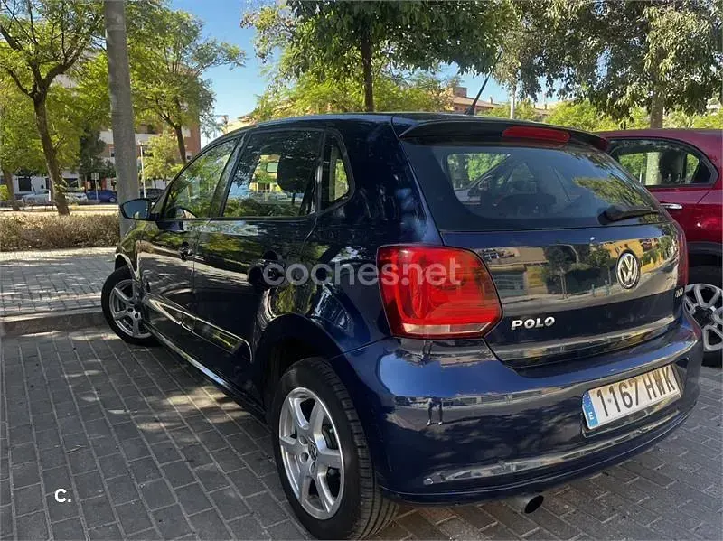 Usado VW Polo Advance 90 CV (66 kW) 2014 Azul Berlina