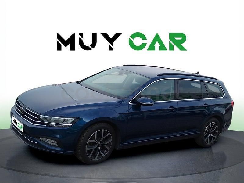 Usado VW Passat Executive 150 CV (110 kW) 2021 Azul Familiar