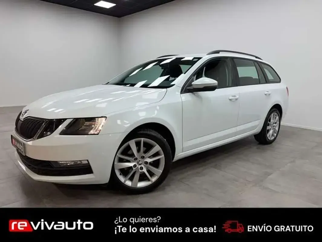Usado Skoda Octavia Ambition 116 CV (85 kW) 2019 Blanco Familiar