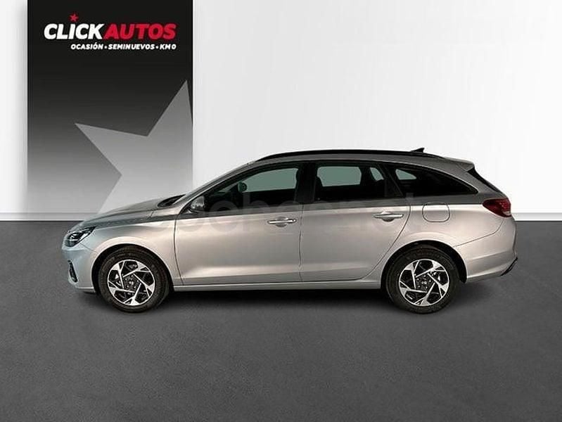 Usado Hyundai i30 100 CV (73 kW) 2024 Gris / plata Familiar