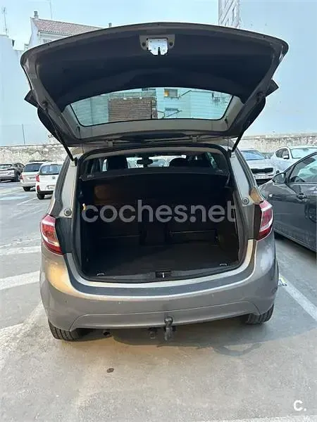Usado Opel Meriva Selective 100 CV (73 kW) 2014 Gris / plata Monovolumen