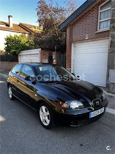 Usado Seat Ibiza Reference 100 CV (73 kW) 2005 Negro Utilitario