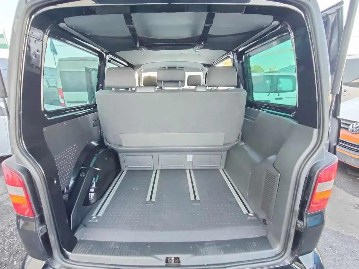 Usado VW Transporter 102 CV (75 kW) 2009 Negro Van